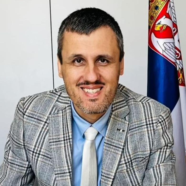 dr Saša Lazović
